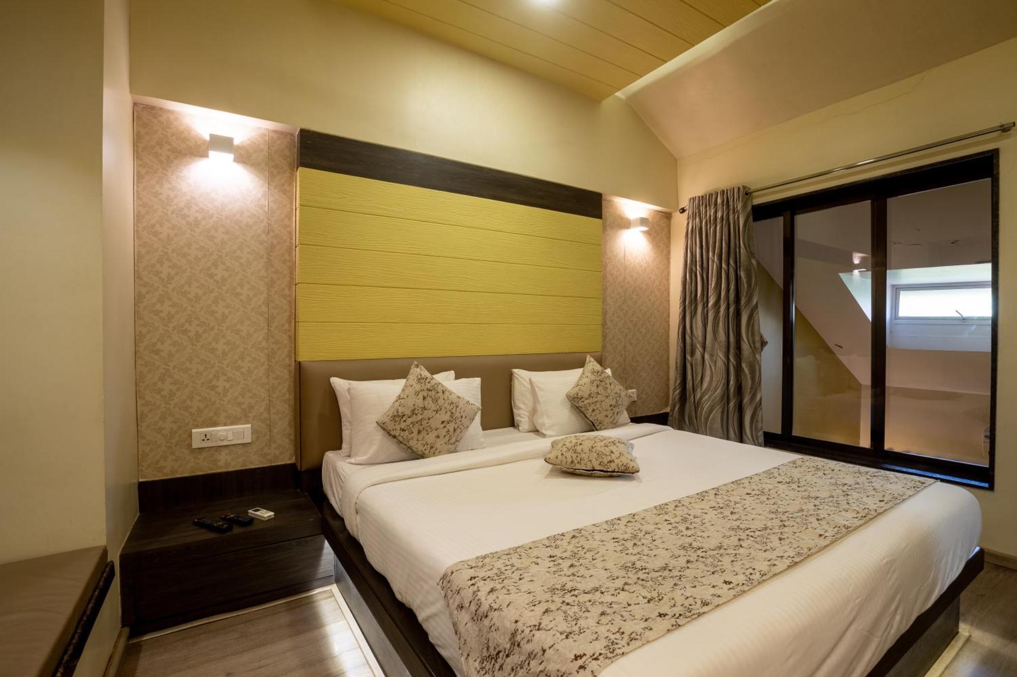 Zaras Resort Khandala Lonavala Exterior photo