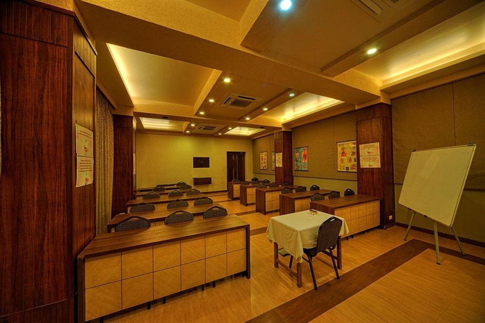 Zaras Resort Khandala Lonavala Exterior photo